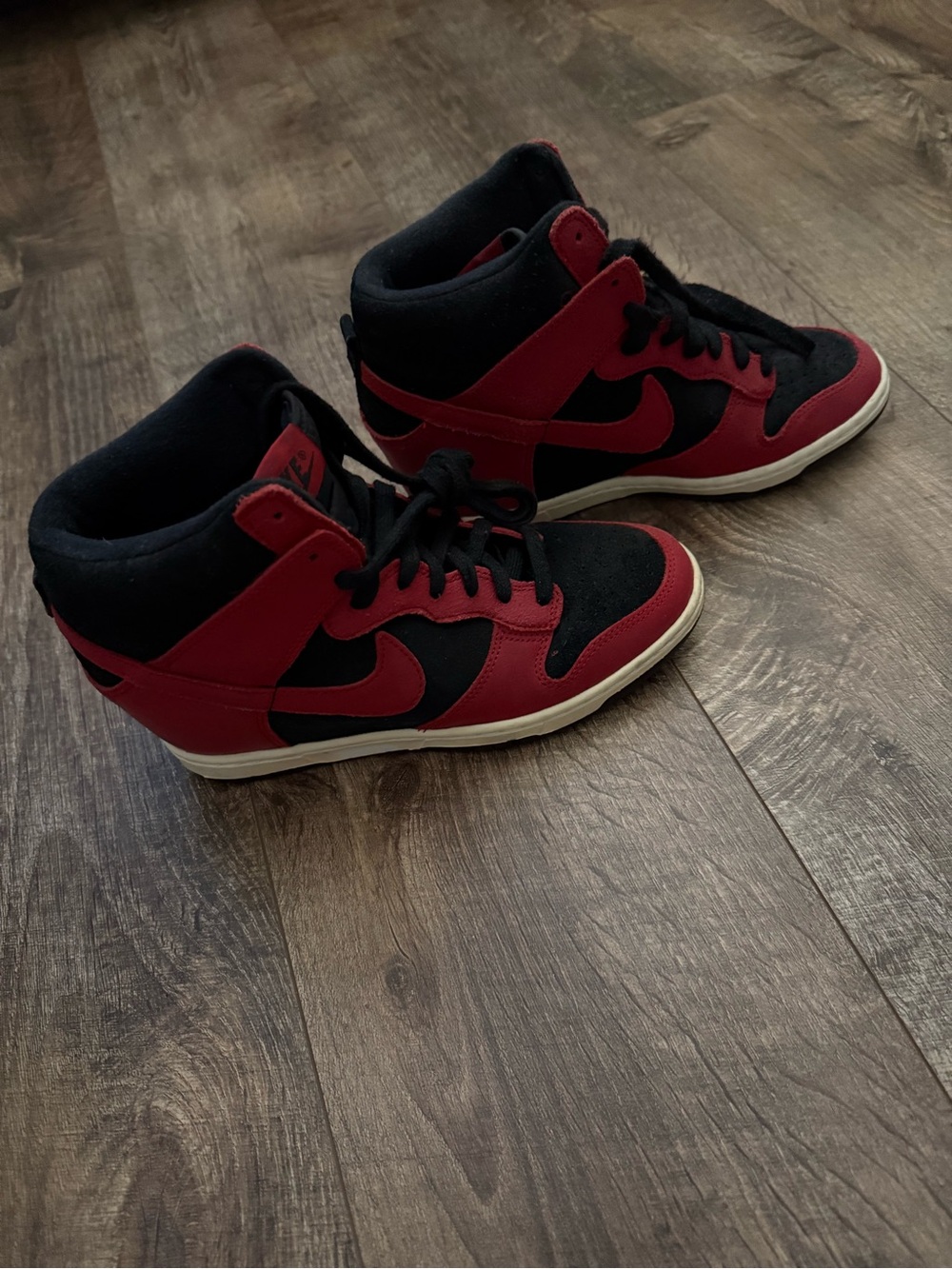 Nike High-Top Sneakers in Black and Red